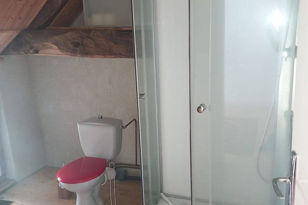 Maison de Campagne Paisible Avec Piscine à Proximité de Rennes in Chevaigné, Región de Rennes