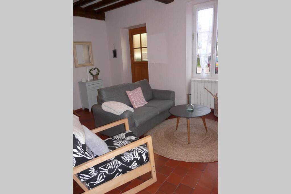 Two-Bedroom House in Saulieu, Région de Montbard