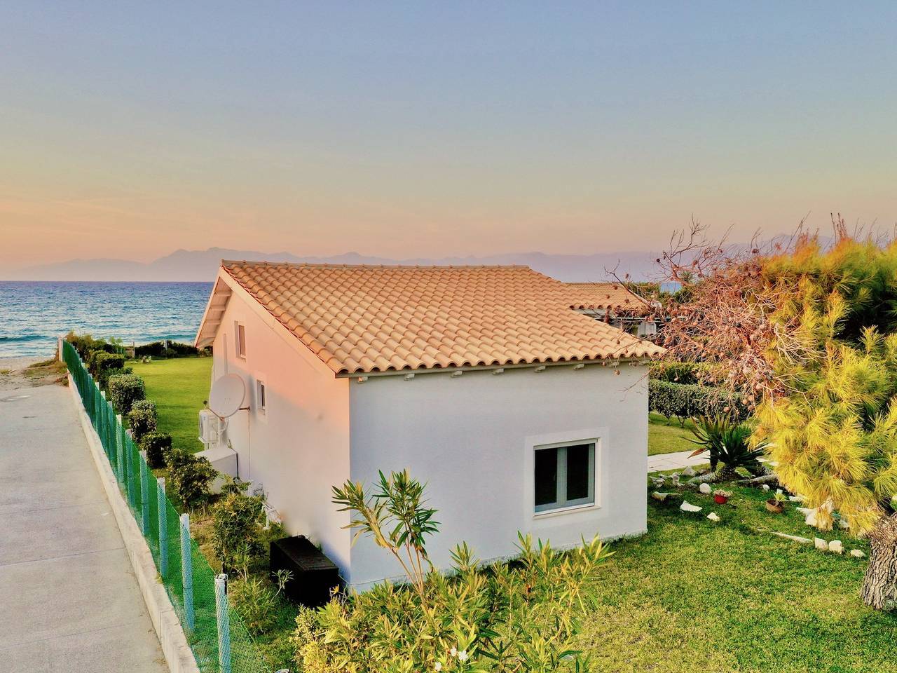 Beachfront Villa Stato Da Mar Romantic in Almyros Strand, Corfu