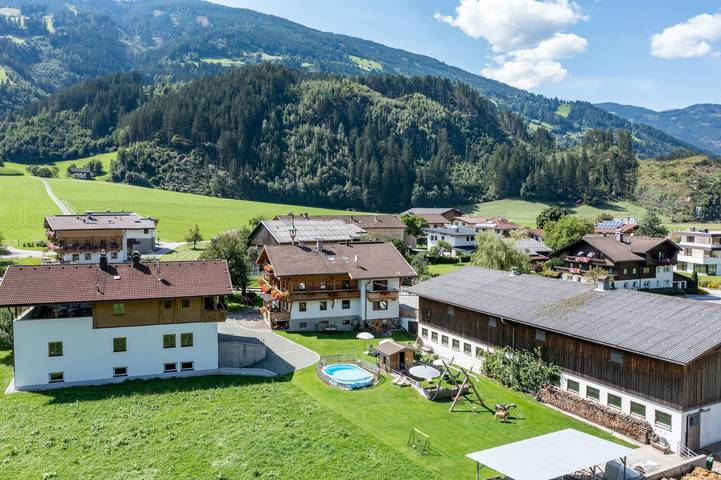 Bauernhof für 4 Personen, mit Balkon und Terrasse sowie Garten in Aschau im Zillertal