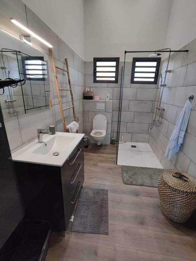 Gîte pour 6 personnes, avec balcon et vue à L'Étang-Salé - 4