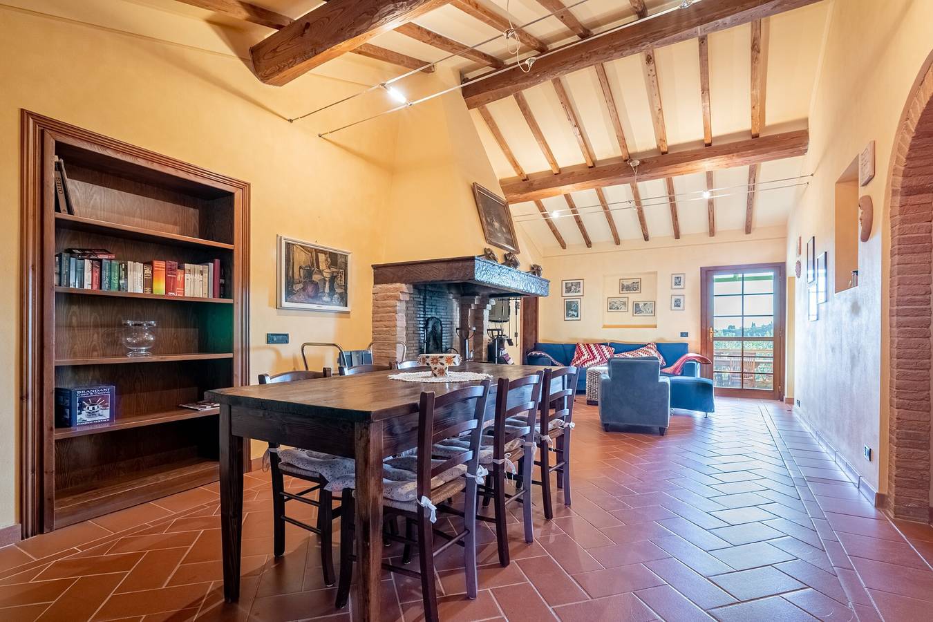 Ganze Wohnung, Apartment „La Terrazza“ mit Gemeinschaftspool, Garten und Wlan in Pontedera, Pisa Provinz