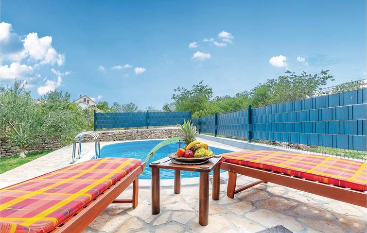 Geräumige 112 m² große Ferienwohnung mit Pool, Terrasse und WLAN in der Nähe des Flusses Krka in Puljane, Dalmatinisches Zagora