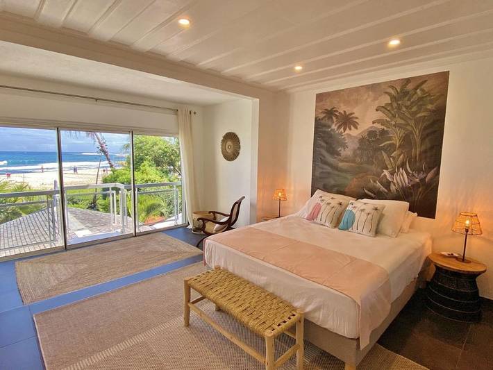 Location de vacances pour 9 personnes, avec jardin dans Plage Des Brisants Saint Gilles Les Bains