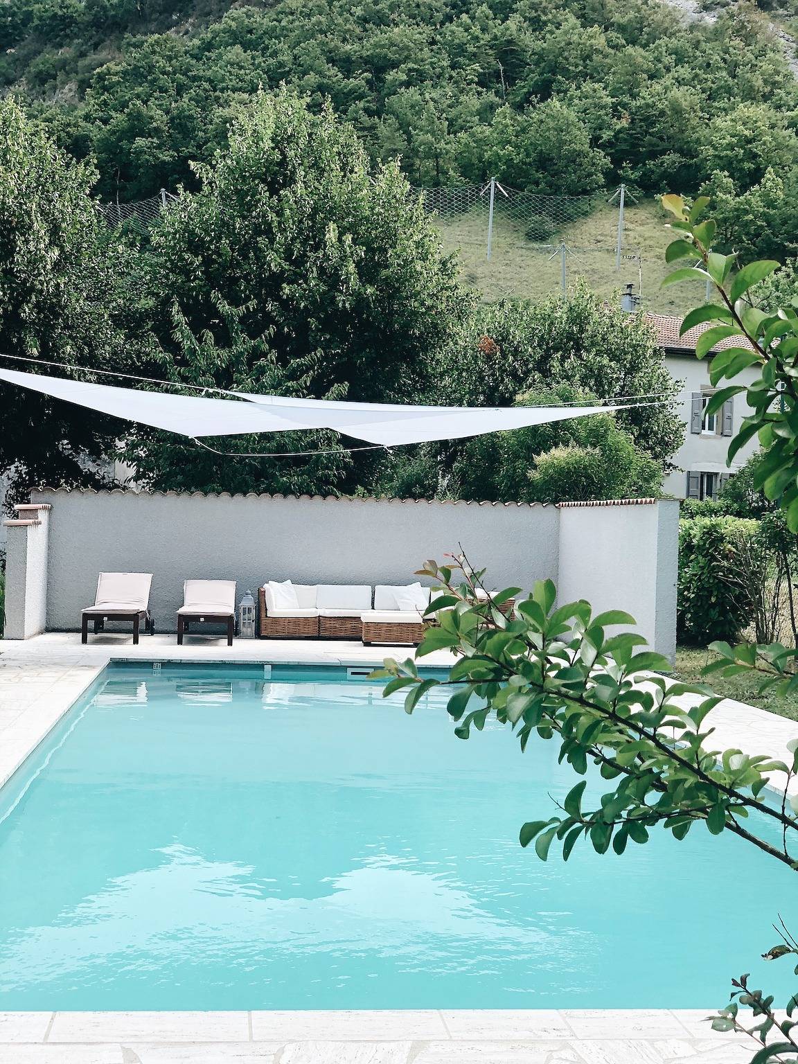 Piscine privée chauffée avec vue sur le Vercors in Beauregard-Baret, Vercors