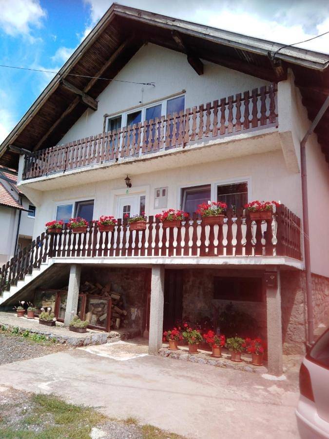 Ganze Wohnung, Two-Bedroom Apartment in Lovinac, Lika-Senj