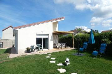 Gîte pour 6 personnes, avec terrasse et jardin, animaux acceptés à Commentry