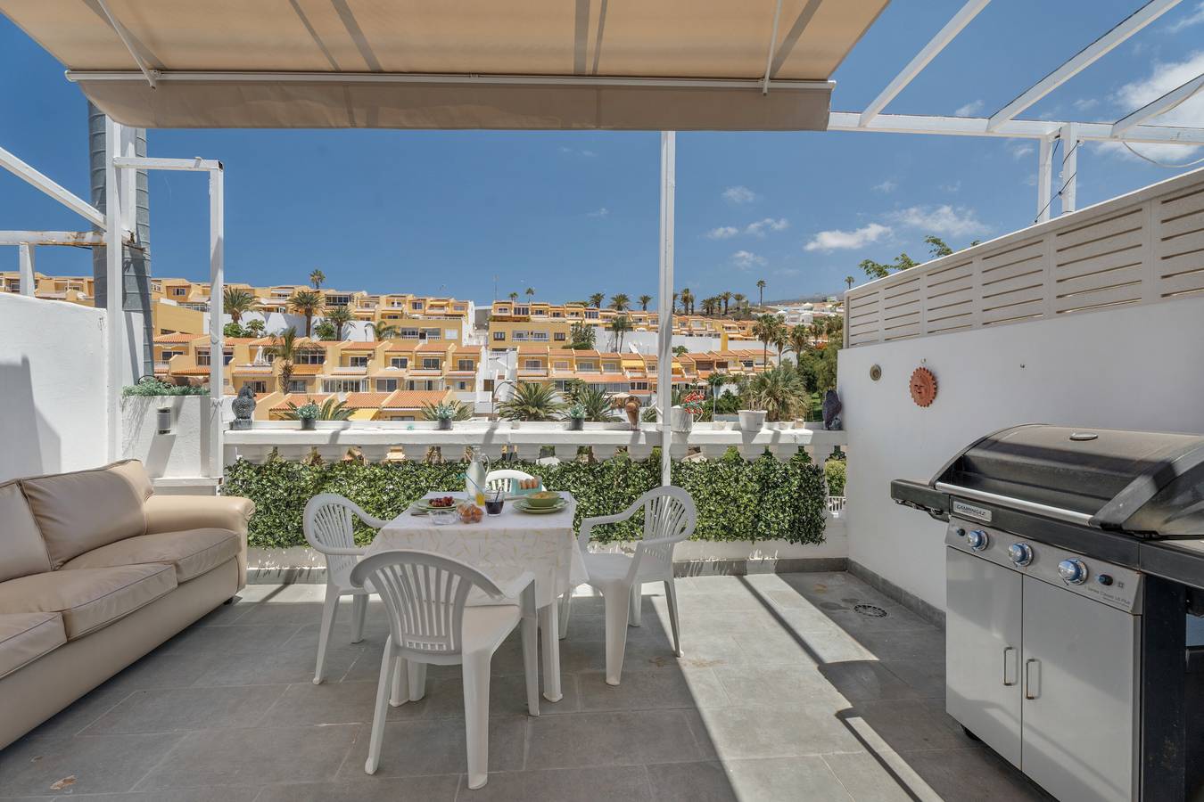Ganze Wohnung, Ferienwohnung 'Sun Garden' mit Bergblick, privater Terrasse und Wlan in San Eugenio Alto, Adeje