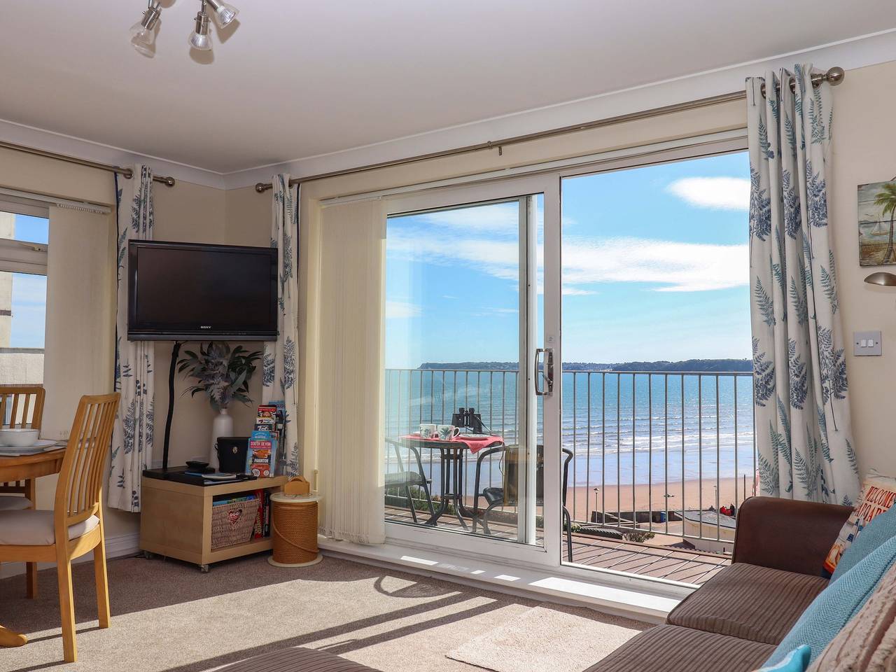 Entire apartment, Beachside in Paignton, Torbay