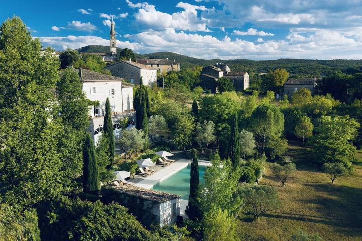 Gîte pour 2 personnes, avec piscine à Saint-André-de-Cruzières