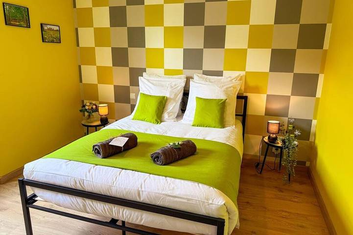 Gîte pour 9 personnes, avec jardin dans La Chapelle-Saint-Martin-en-Plaine - 4