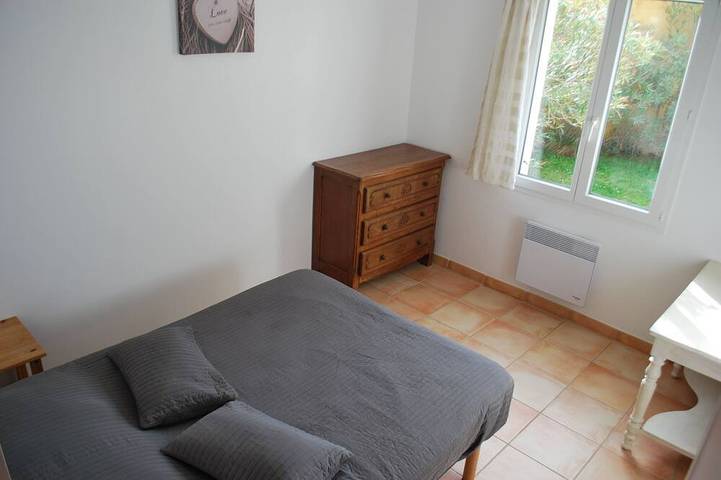 Location de vacances pour 6 personnes, avec terrasse et jardin à Montséret - 4