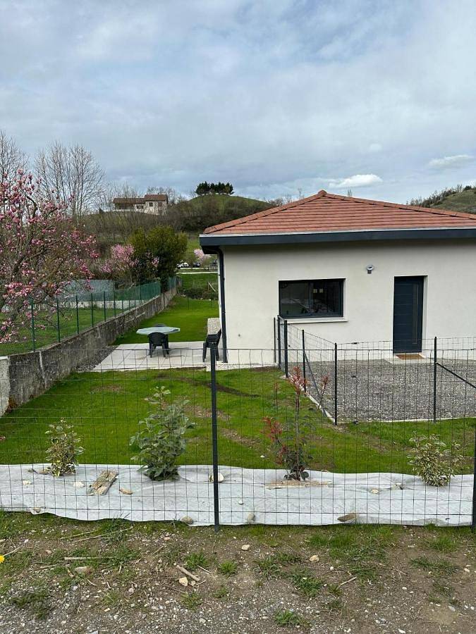 Location de vacances pour 6 personnes, avec jardin, animaux acceptés à Brié-et-Angonnes - 3