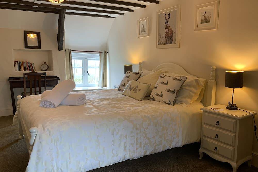 17th Century cottage near the picturesque village of Clovelly in Clovelly, Hartland Devon Heritage Coast