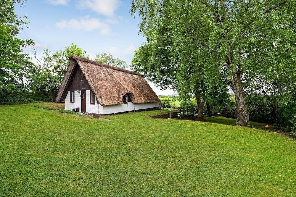 Beautiful home in Løgstrup with Wifi in Hjarbæk, Limfjord in Westjütland