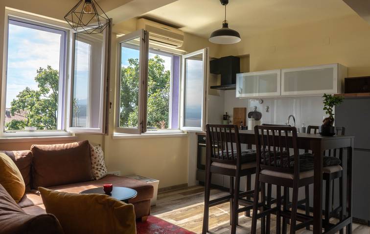 Apartament wakacyjny dla 2 osób, z widok na ocean i widok oraz ogród w Opatija Riviera