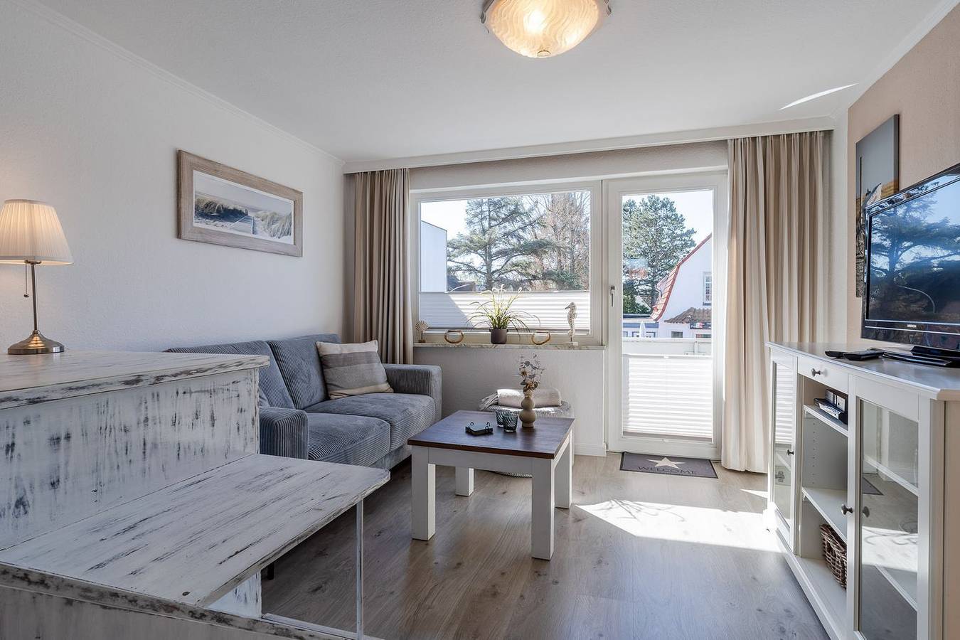 Ganze Wohnung, Schöne 2-Zimmerwohnung im 1. Obergeschoss mit Balkon im Ortsteil Dorf in St. Peter-Bad, St. Peter-Ording