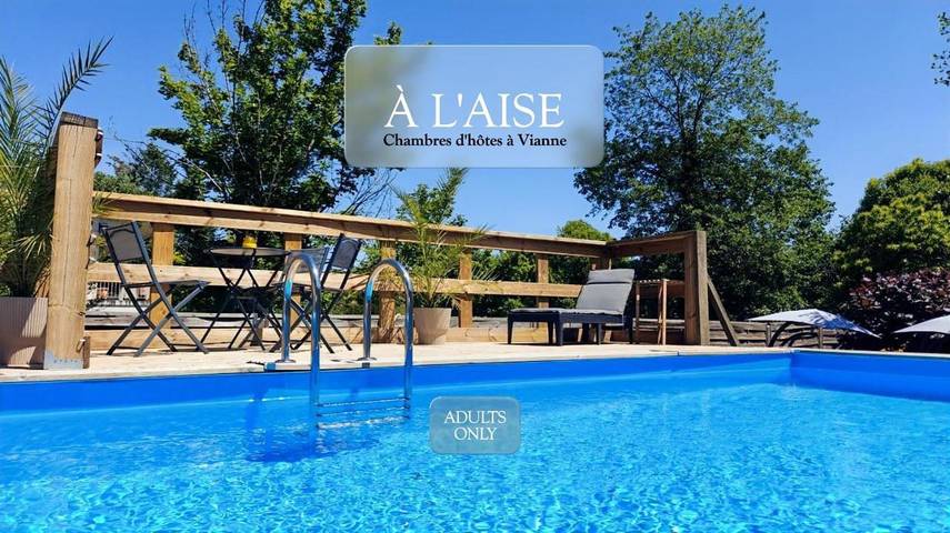 Chambre d’hôte pour 2 personnes, avec jardin ainsi que vue et piscine, animaux acceptés