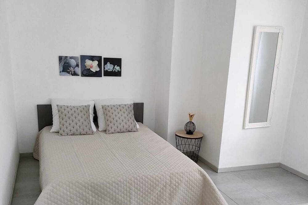 Welcome to the Olivade private pool with large garden in Nyons, Nyons region