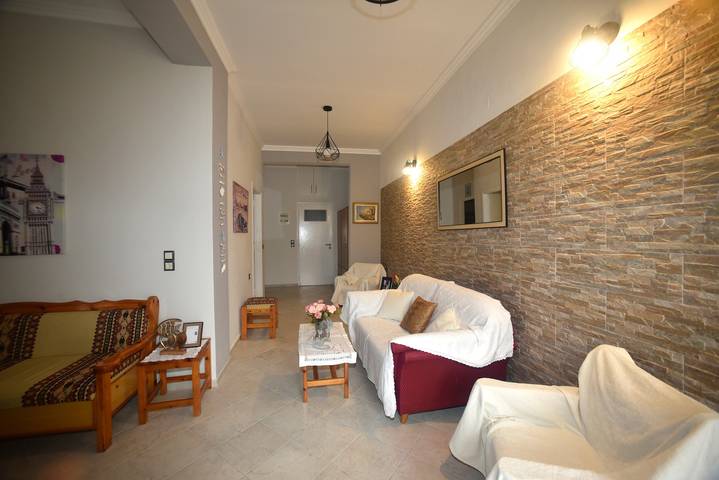 Ganze Wohnung, Apartment 'Nicol' mit Bergblick, Terrasse und Klimaanlage in Skoutaros, North Aegean Islands