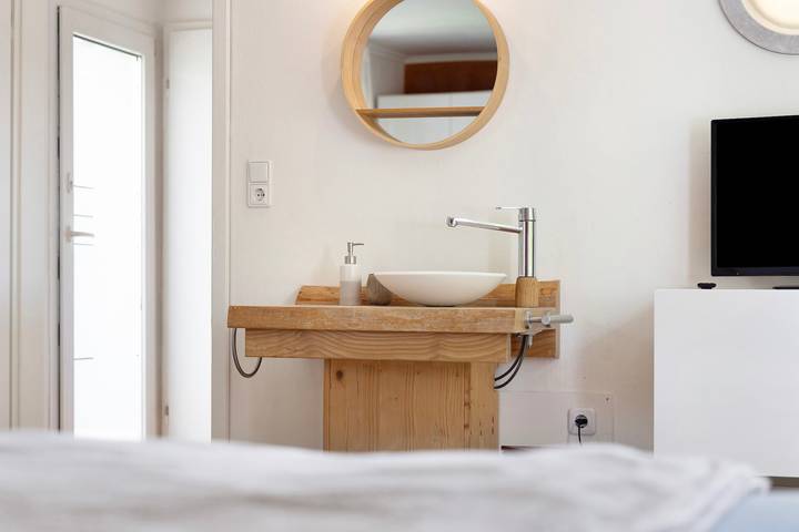 Ganze Ferienwohnung, Tiny House zum See mit Garten in Uhldingen-Mühlhofen, Region Bodensee-Oberschwaben