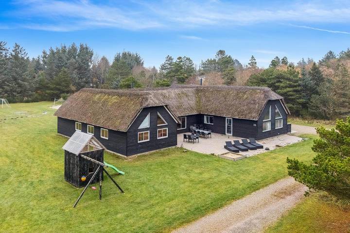 Villa für 20 Personen, mit Pool und Whirlpool sowie Balkon/Terrasse und Sauna, mit Haustier - 1