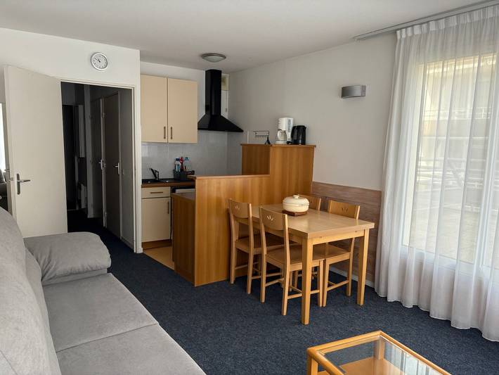 Gîte pour 4 personnes, avec terrasse et piscine dans Office De Tourisme Gourette - 2