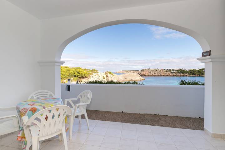 Ganze Wohnung, White Sands Maluz – Apartment direkt am Meer in Arenal d'en Castell, Menorca in Arenal d'en Castell, Es Mercadal