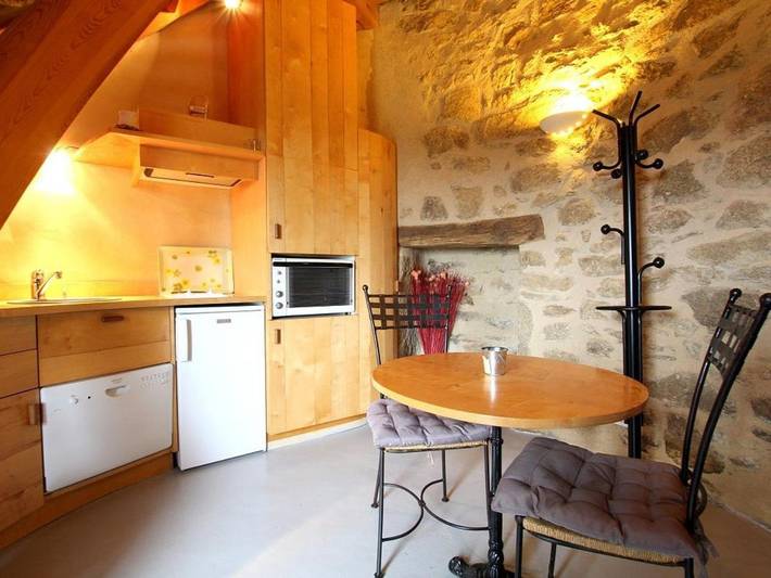 Location de vacances pour 2 personnes, avec jardin à Ally - 3