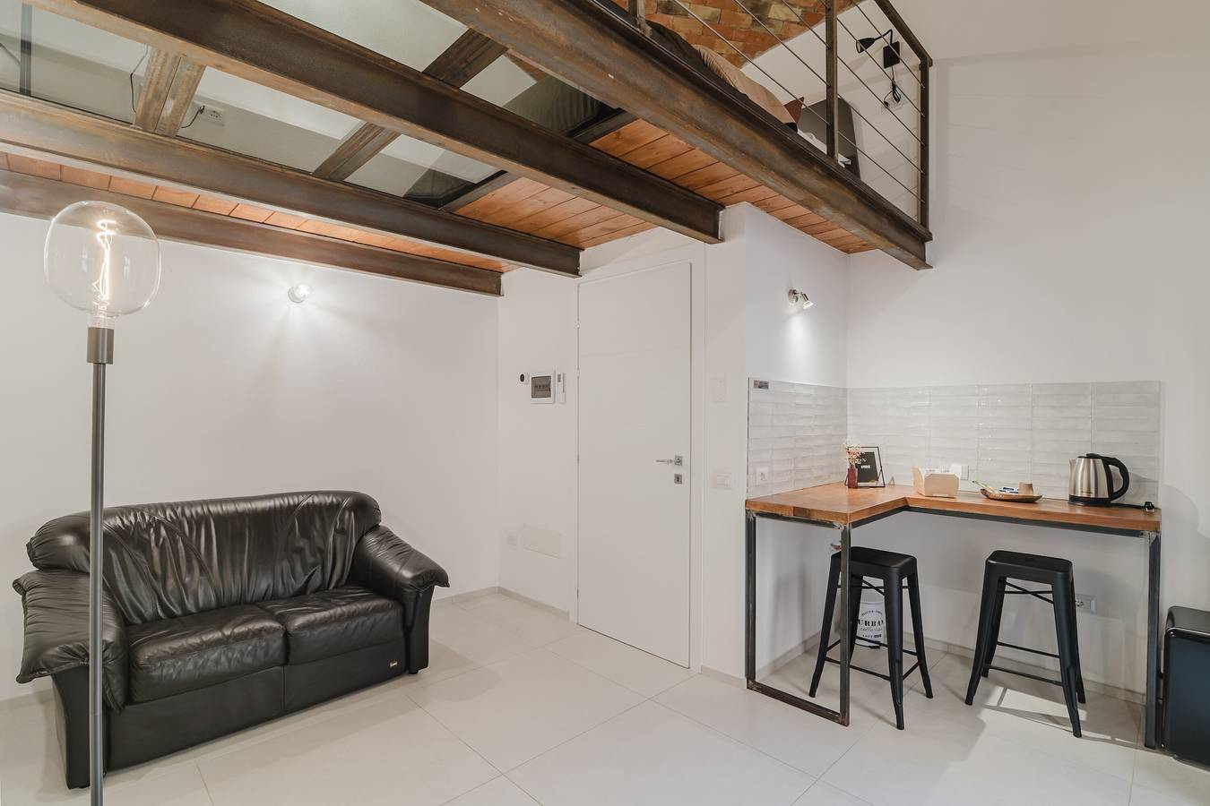 Großes Doppelzimmer mit Balkon, Blick auf Corso und Piazza, Klimaanlage in Calangianus, Olbia-Tempio