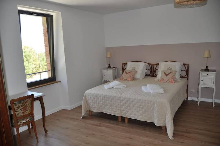 Location de vacances pour 7 personnes, avec terrasse et jardin à Aussac - 3