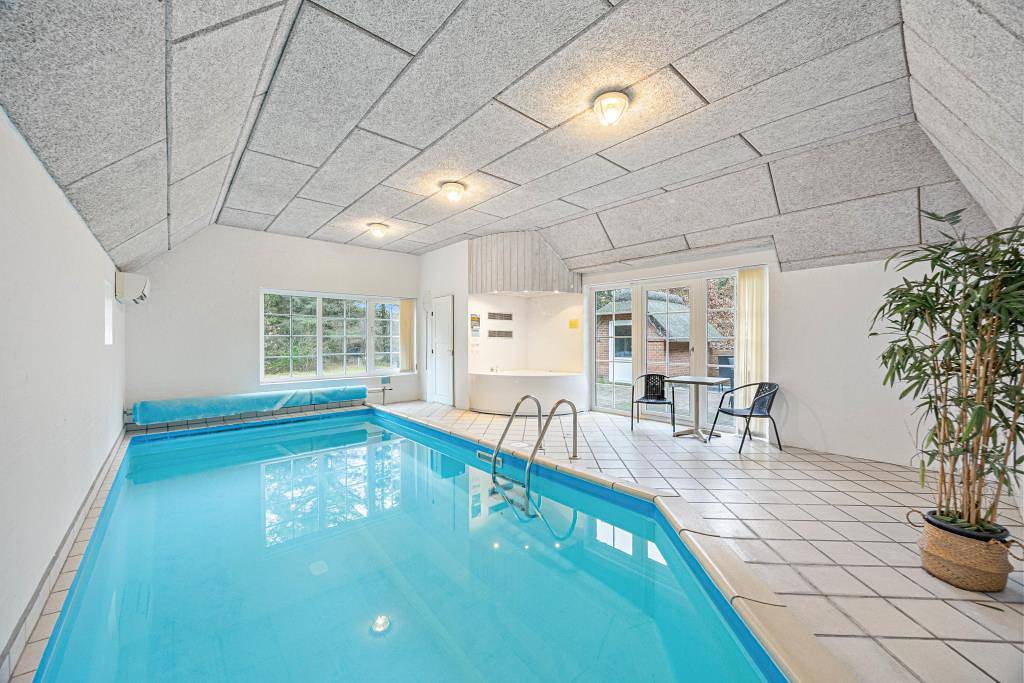 Poolhus med sauna og spa, 1 hund tilladt in Ulfborg, Holstebro Kommune