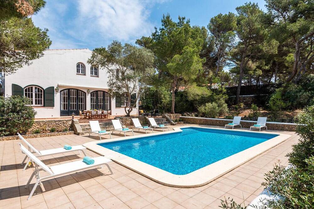 Villa Los Dragones * Big beautiful Villa with pool in Son Parc, Es Mercadal