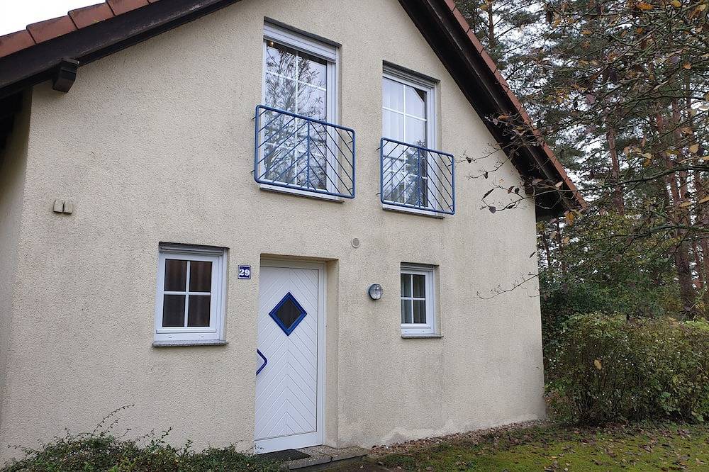 Ferienhaus am Plauer See – 60 m², Terrasse, Grill & Privatparkplatz in Fünfseen, Plauer See