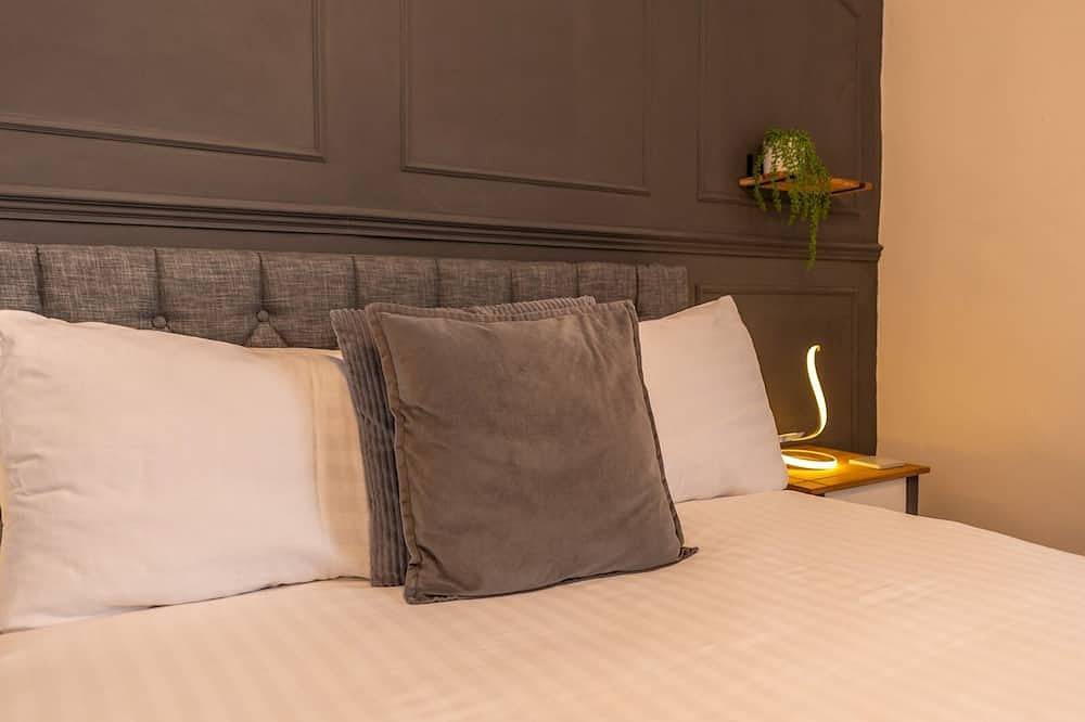 Charming 2Br Victorian Home – Perfect for 4 Guests | Pass the Keys in Stafford, Staffordshire