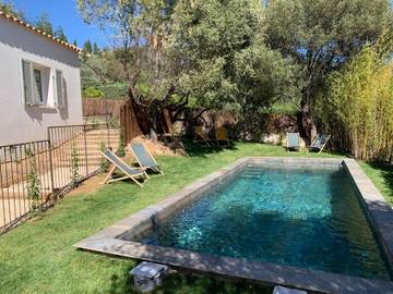 Gîte pour 4 personnes, avec piscine et terrasse dans Plage d'Aiguebelle