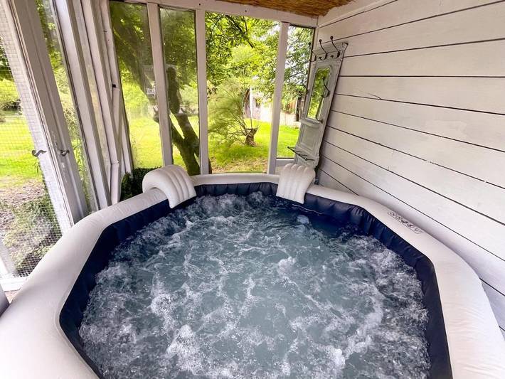 Location de vacances pour 4 personnes, avec jacuzzi et jardin à Courtonne-la-Meurdrac - 2