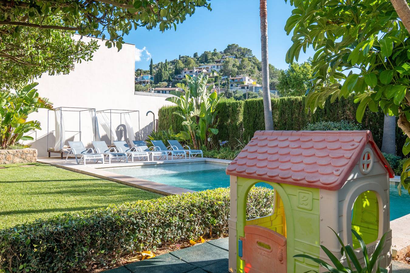 Villa 'Maronja' con piscina privata, Wi-Fi e aria condizionata in Pollença Città, Pollença