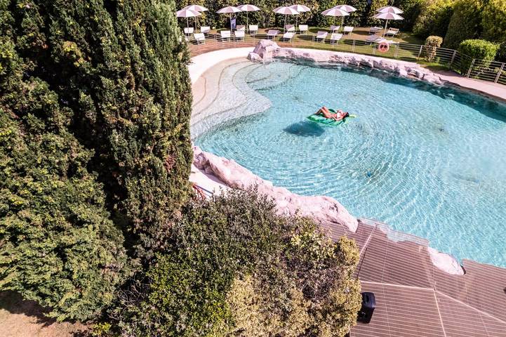 Camping für 4 Personen, mit Terrasse und Pool, mit Haustier in Italienische Riviera - 3