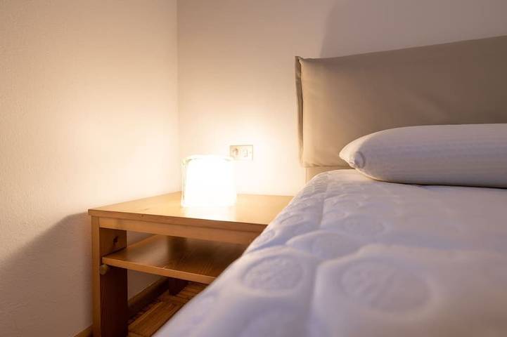 Ganze Wohnung, Apartment located in a very quiet and green area about 500 meters from the cable car Catinaccio in V in Vigo di Fassa, San Giovanni di Fassa