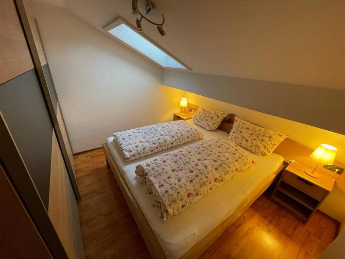 Ganze Ferienwohnung, Ferienwohnung am Brandnerfeld - Ferienwohnung Hoher Göll, 1 bis 2 Personen, 34 qm, Balkon, Mansardenwohnung in Schönau am Königssee, Berchtesgadener Alpen