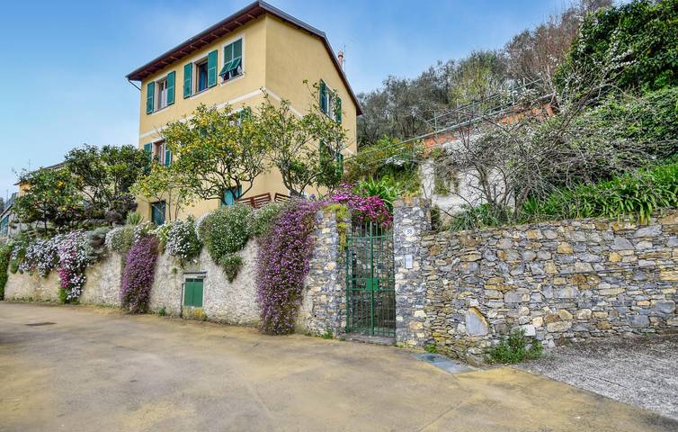 Ferienwohnung für 4 Personen, mit Terrasse und Garten