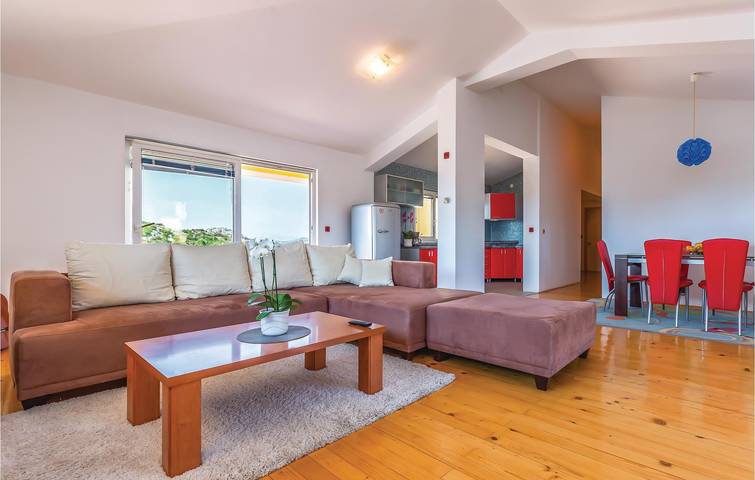Ganze Ferienwohnung, Charmante 2-Zimmer-Wohnung mit Terrasse in der Nähe der Neretva in Rogotin, Dubrovnik-Neretva