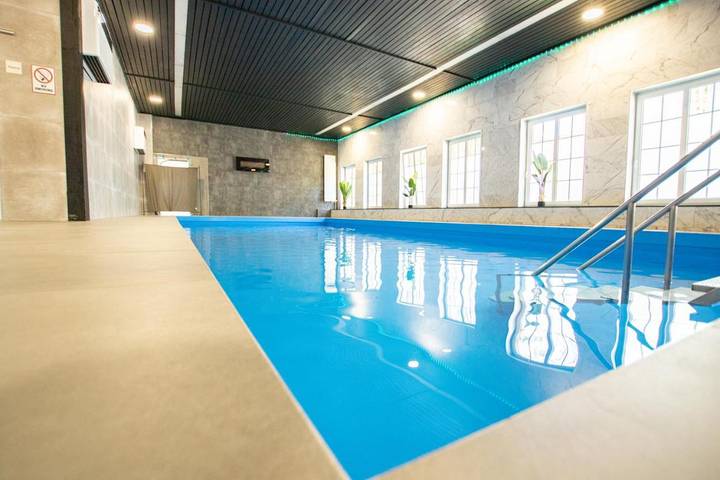 Hotel für 4 Personen, mit Terrasse und Pool