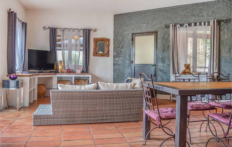Figari Oasis: Modern Apartment with Pool & Terrace in Figari, Arrondissement de Sartène