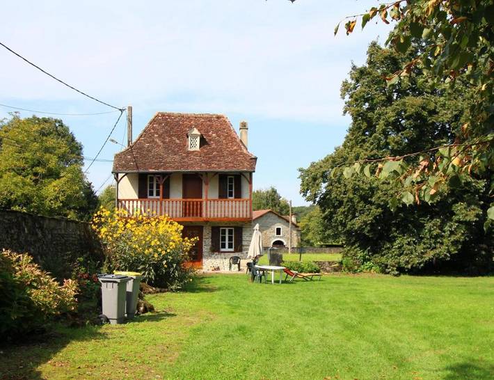 Location de vacances pour 4 personnes, avec Terrasse et Jardin à Barraute-Camu