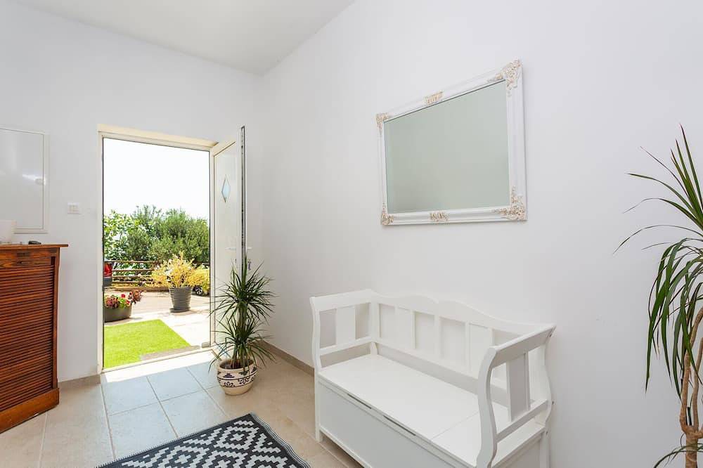 Ganze Wohnung, Amazing apartment in Stara Baska with Wifi in Punat, Krk