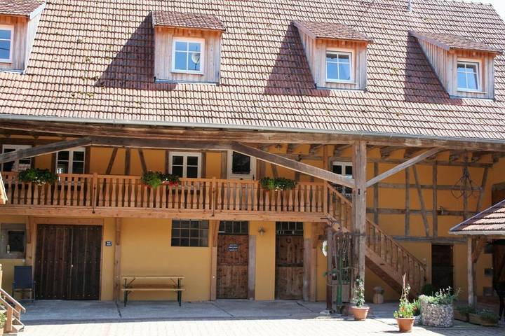 Gîte pour 6 personnes, avec terrasse dans Bischholtz