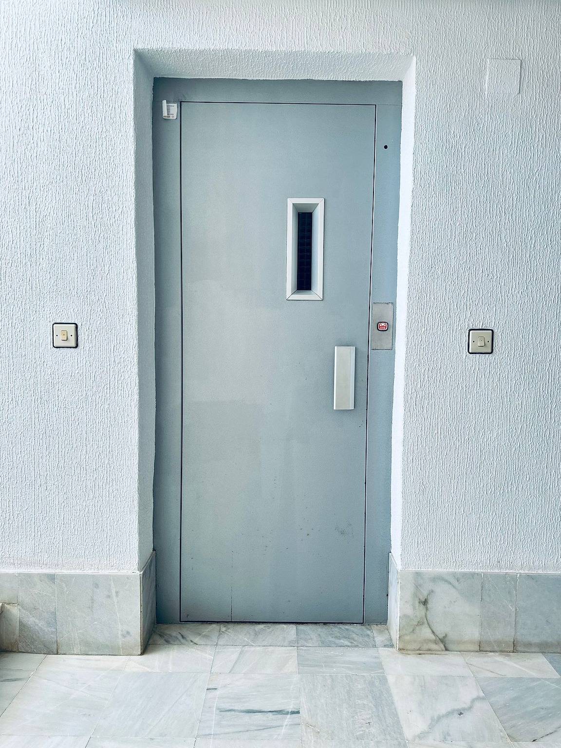 Estudio entero, Apartamento estudio '305 con ascensor, piscina, garaje' con piscina compartida in Torrevieja Centro, Torrevieja