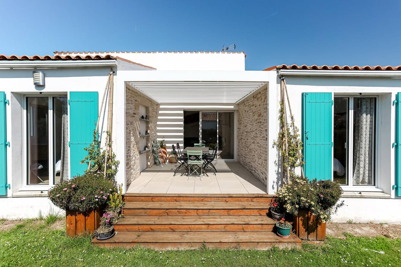 Maison Familiale à Grand-Village-Plage avec 3 Chambres, Wi-Fi, et Machine à Laver - 6 Personnes in Le Grand-Village-Plage, Côte de Beauté